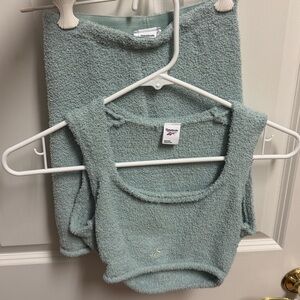 REEBOK CLASSICS COZY TANK TOP AND SHORTS SET